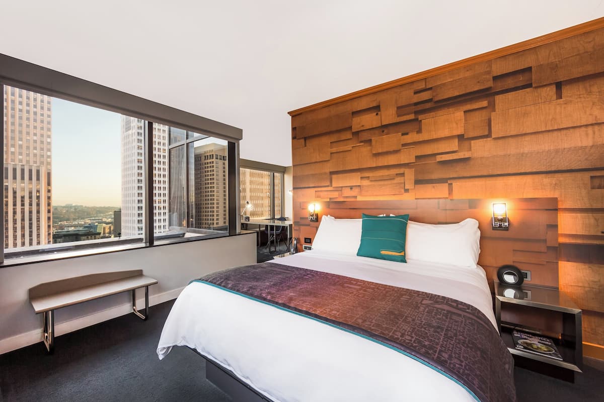 Superior Suite, 1 King Bed, Non Smoking, City View (Corner) | 1 bedroom, Egyptian cotton sheets, premium bedding, down comforters