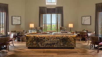 Exclusive Room, 1 King Bed (SEVEN) | Executive lounge at La Cantera Resort & Spa