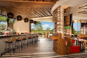 4 restaurants; breakfast, lunch, and dinner served - Signia by Hilton La Cantera Resort & Spa (San Antonio)