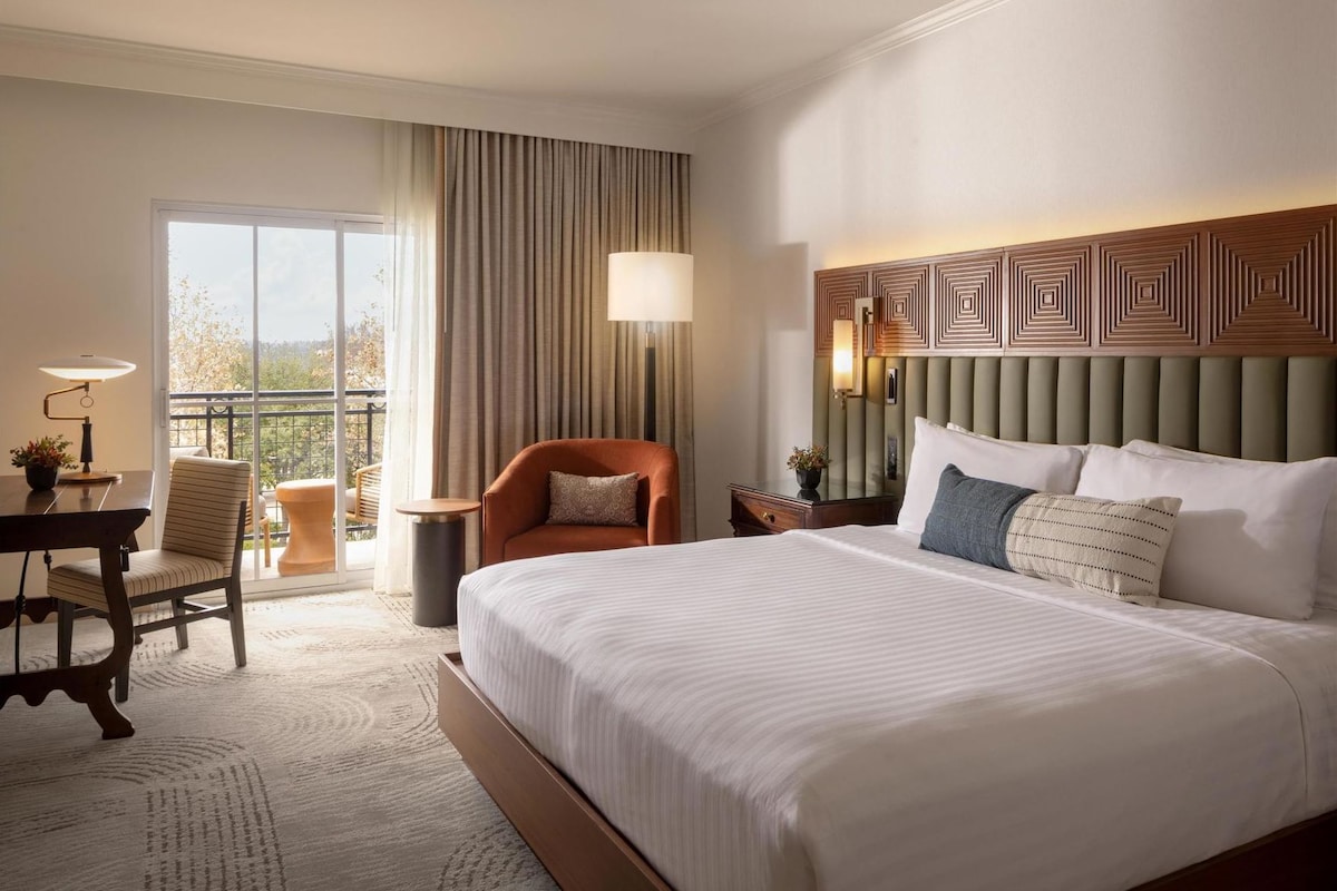 Hypo-allergenic bedding available, in-room safe, desk, laptop workspace