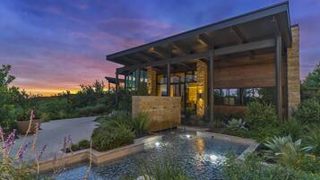 Behandlingsrom for par, badstue, boblebad, dampbad og kroppsbehandlinger