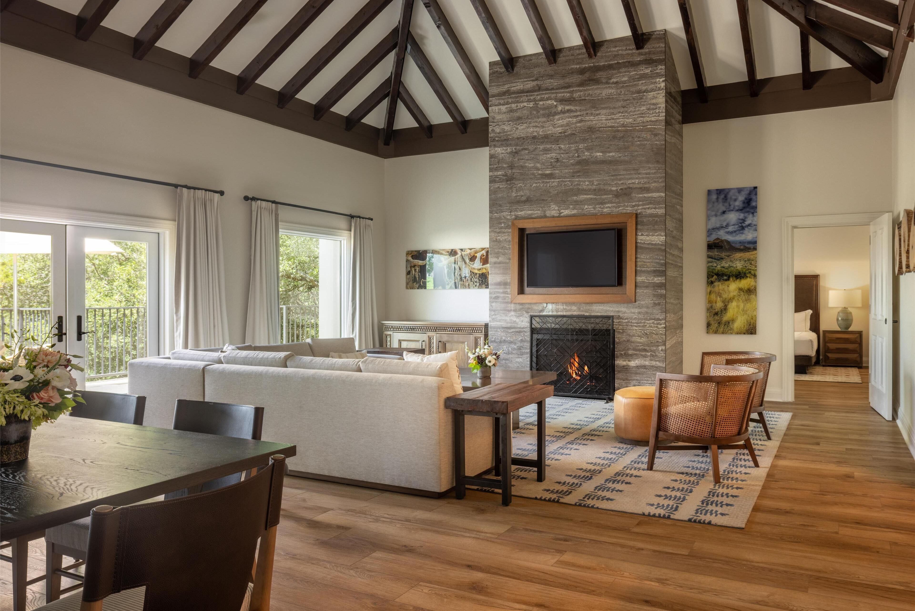 Villa, 1 Bedroom (Briscoe, Suite) | Living area | 42-inch flat-screen TV with satellite channels