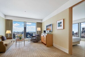 Deluxe Suite (Club Access)