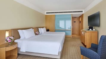 Minibar, in-room safe, desk, laptop workspace