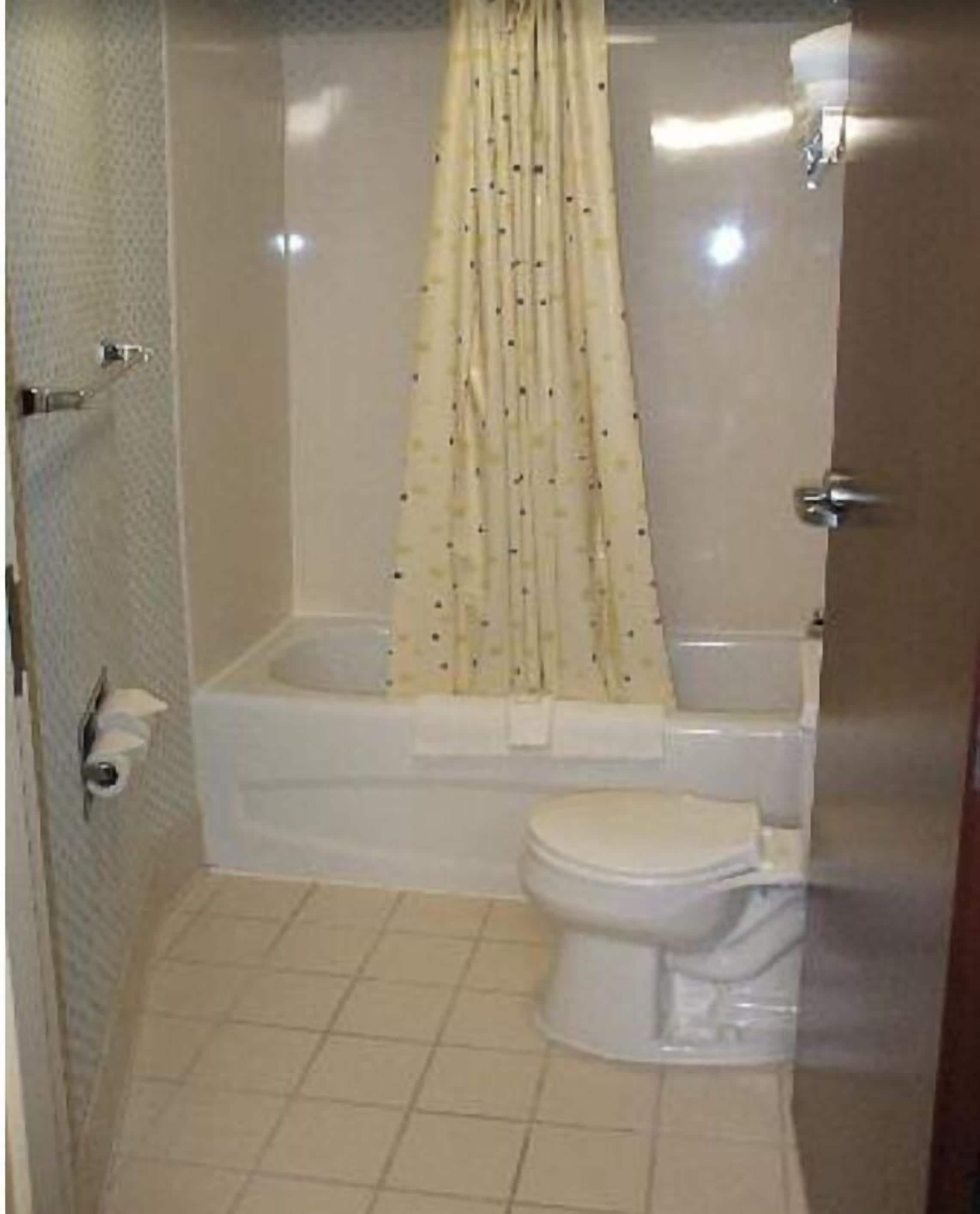 King's Inn & Suites, Cincinnati-Mason — photo 13