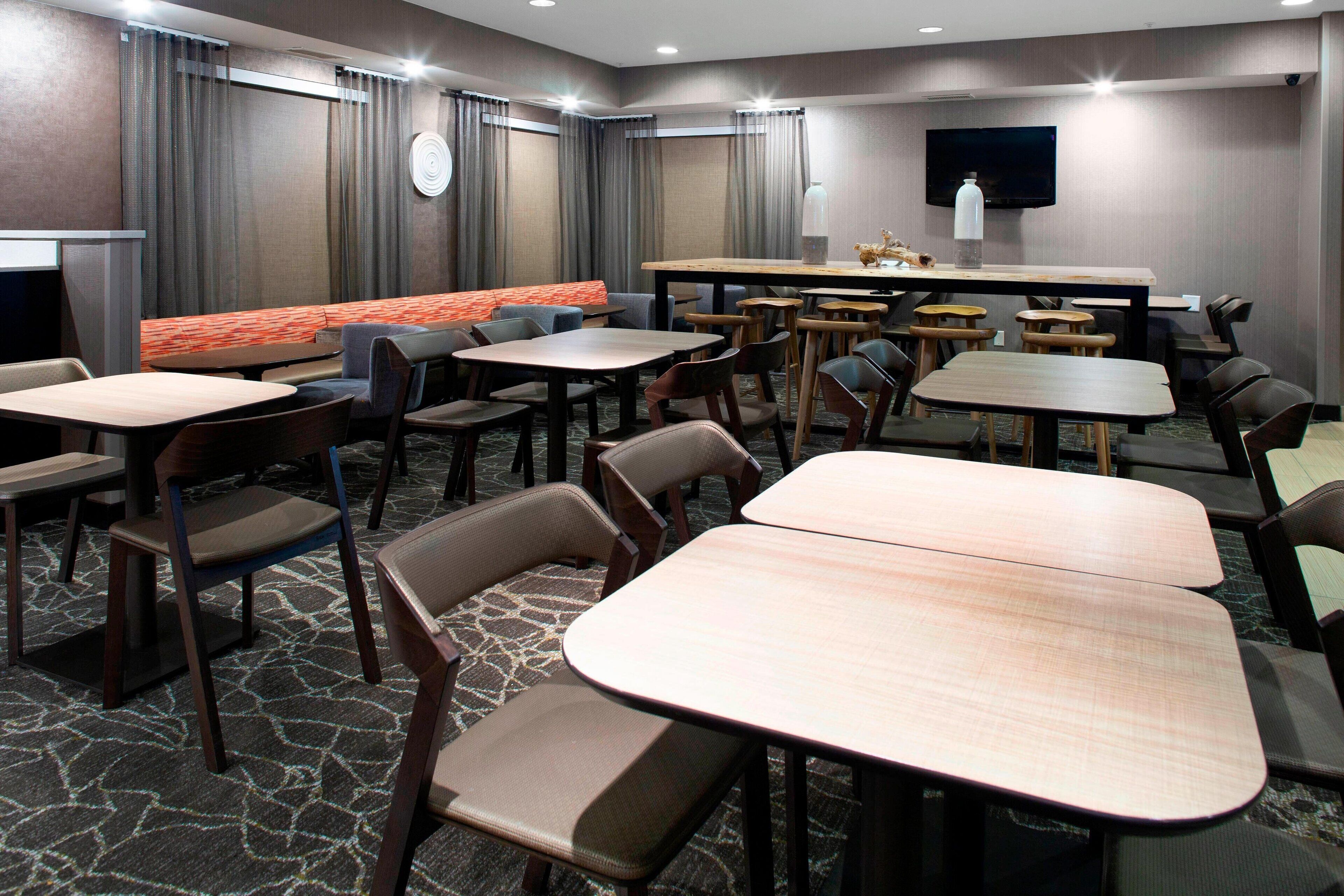 free daily self-service breakfast