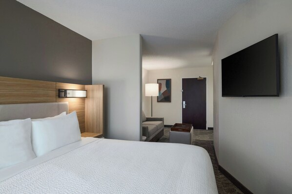 高級寢具、客房內保險箱、書桌、筆電工作空間