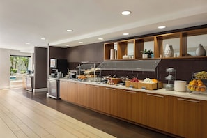 Free daily buffet breakfast