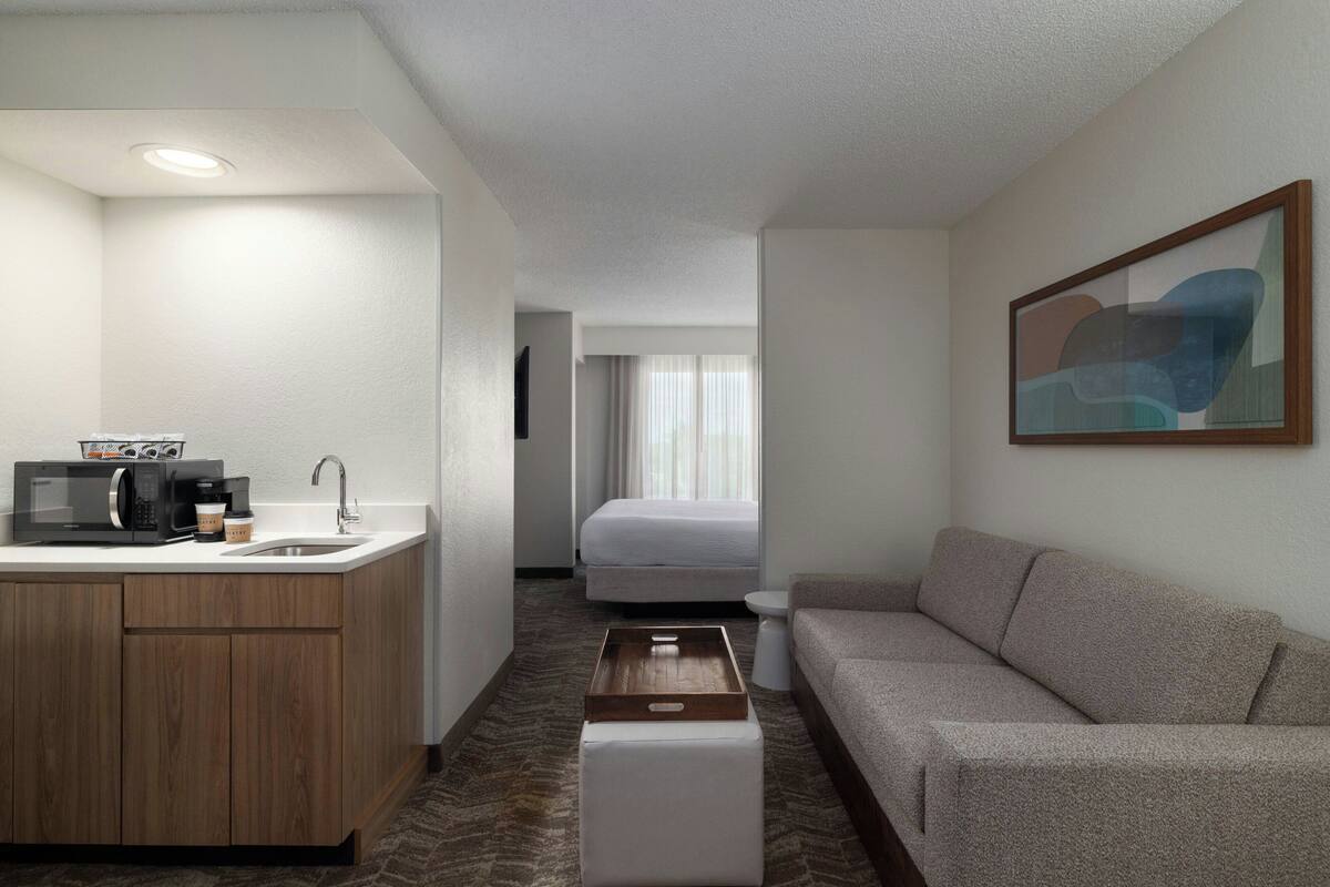 Premium bedding, in-room safe, desk, laptop workspace