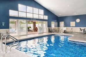 Indoor pool - SpringHill Suites By Marriott Prescott (Prescott)