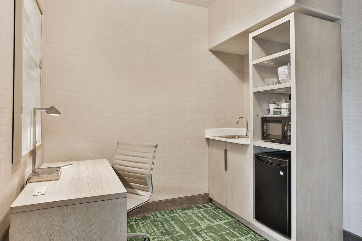 fridge, microwave, coffee/tea maker