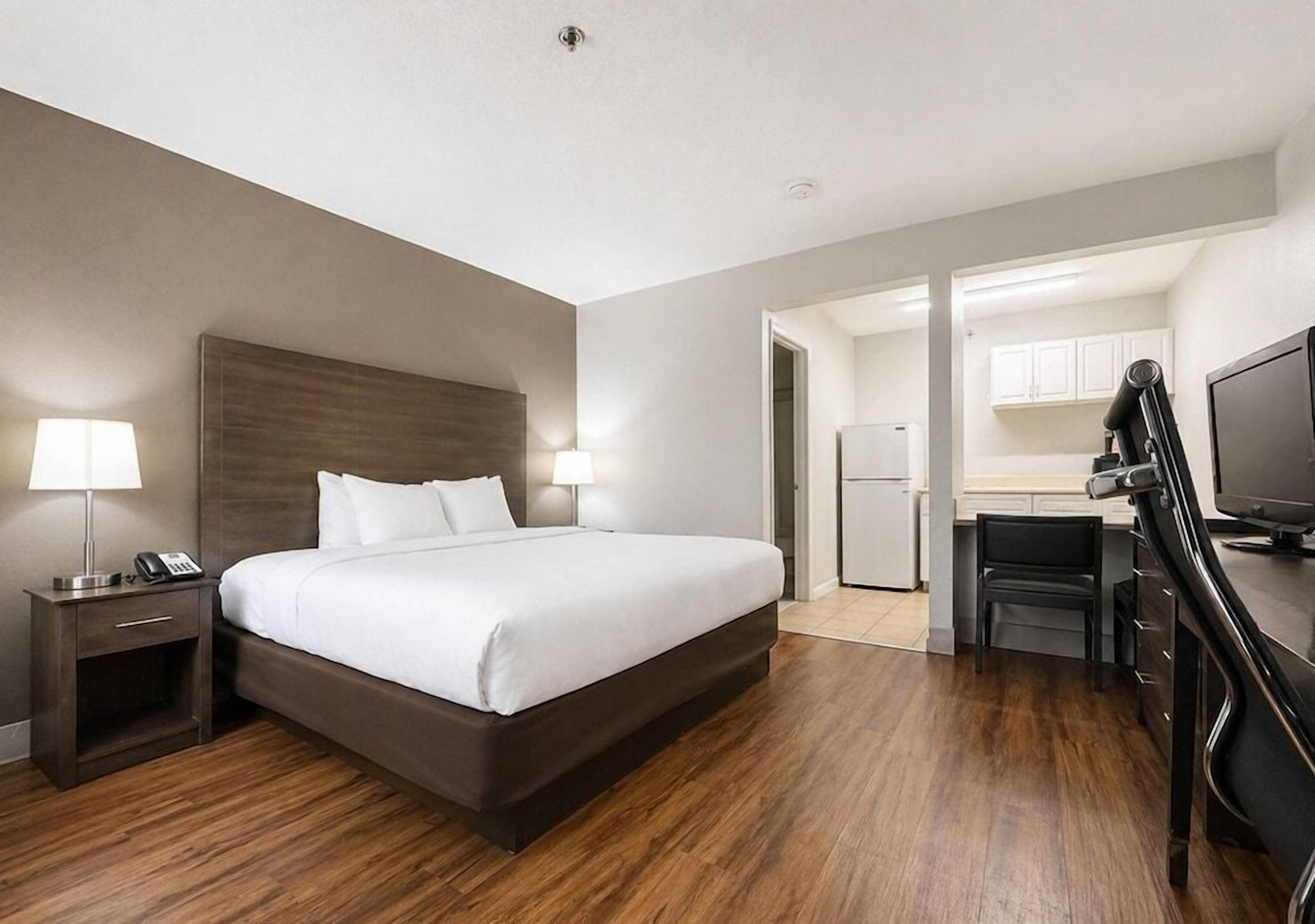 In-room safe, desk, iron/ironing board, free cribs/infant beds