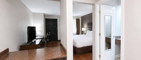 Room, 1 King Bed, Non Smoking (Efficiency) | In-room safe, desk, iron/ironing board, free cribs/infant beds