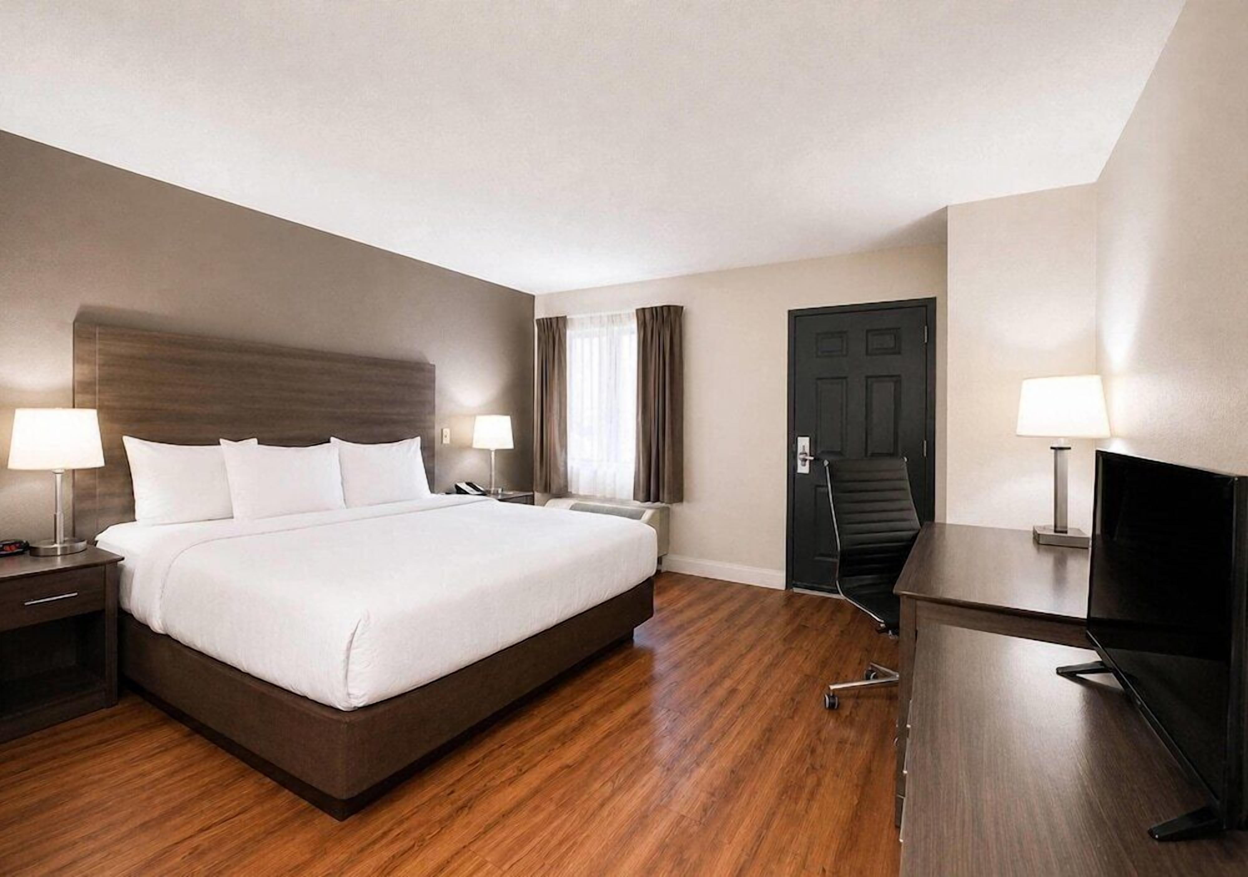 In-room safe, desk, iron/ironing board, free cribs/infant beds