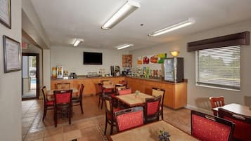 Free daily buffet breakfast