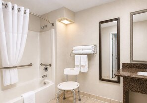 Chambre, 1 très grand lit, accessible aux personnes à mobilité réduite