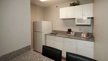 In-room safe, desk, iron/ironing board, free cots/infant beds