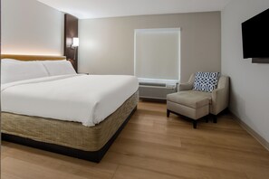 Egyptian cotton sheets, premium bedding, desk, laptop workspace - The Marco Hotel Lake Charles (Lake Charles)