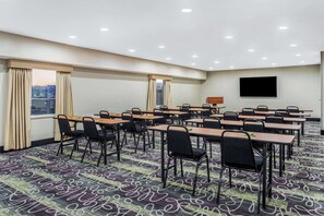 Meeting facility - La Quinta Inn & Suites by Wyndham Rockford (Rockford)