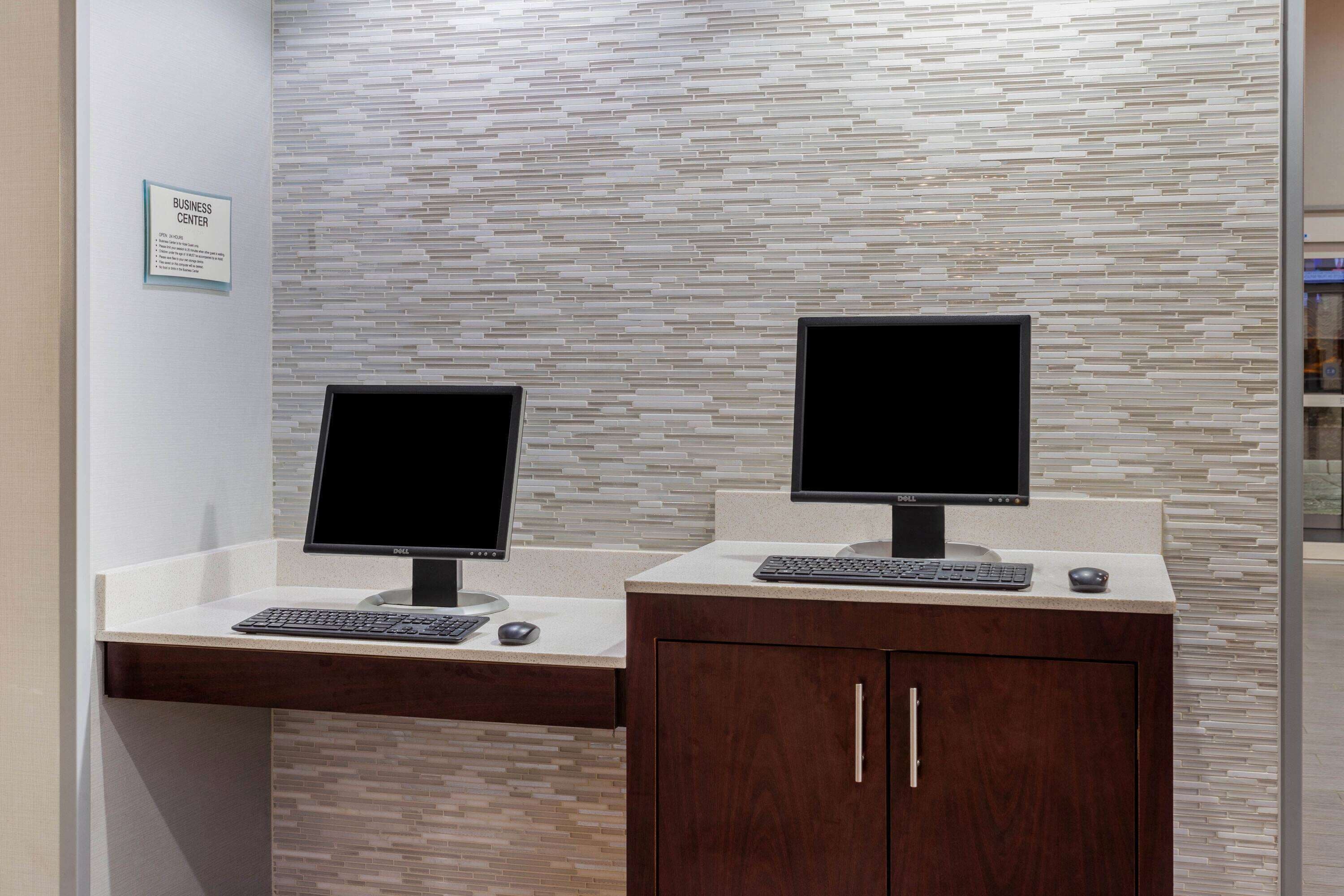 Photo - La Quinta by Wyndham Rockford