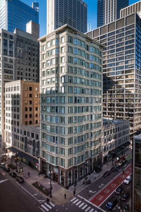 Staypineapple, An Iconic Hotel, The Loop - Image 5