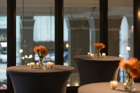 Staypineapple, An Iconic Hotel, The Loop - Image 39