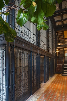 Interior detail at Staypineapple, An Iconic Hotel, The Loop