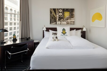 Staypineapple, An Iconic Hotel, The Loop - Image 47