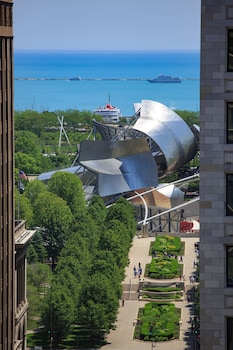 View from property looking out at Staypineapple, An Iconic Hotel, The Loop