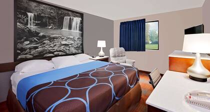 Super 8 by Wyndham Fayetteville