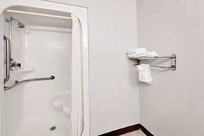 Habitación estándar, 1 cama Queen size, con acceso para personas discapacitadas | Regadera en el baño