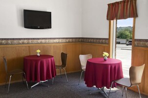 Free daily on-the-go breakfast