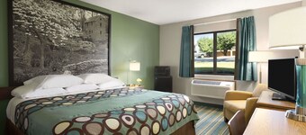 Super 8 by Wyndham Batesville
