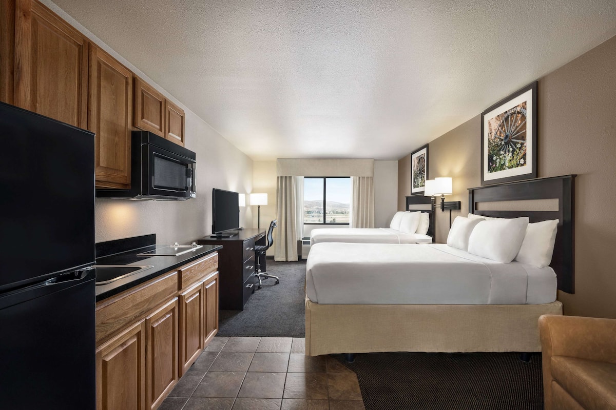 Room, 2 Queen Beds, Non Smoking | Desk, iron/ironing board, WiFi (free), bed sheets