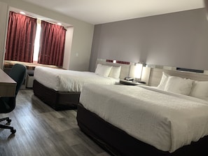 Schreibtisch, Bügeleisen/Bügelbrett, kostenlose Babybetten