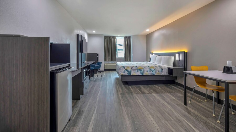 Motel 6 Fort Worth, TX - Burleson