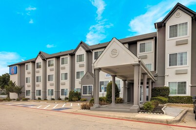 Motel 6 Fort Worth, TX - Burleson