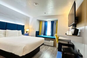 Habitación estándar, 1 cama Queen size | Caja de seguridad en la habitación, escritorio y insonorización 