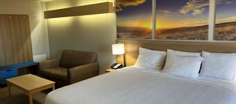 Days Inn & Suites by Wyndham Hutchinson