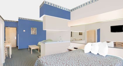 Days Inn & Suites by Wyndham Hutchinson