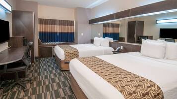 Quarto standard, 2 camas Queen, acessível, para não fumantes | Roupas de cama antialérgicas, ferros/tábuas de passar roupa