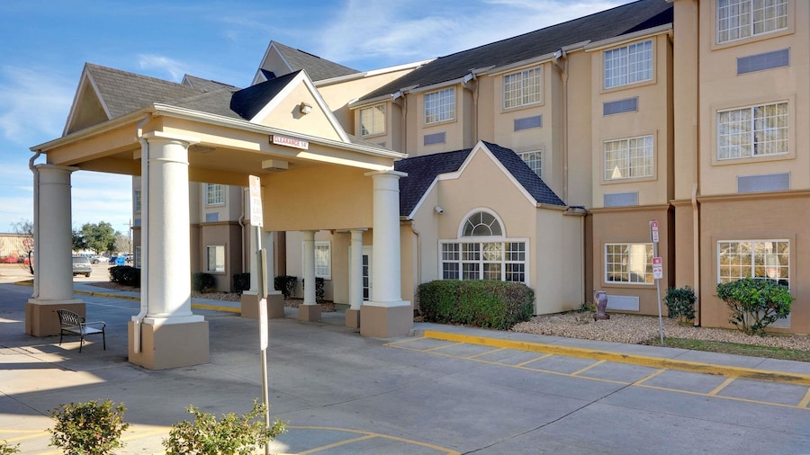 Microtel Inn & Suites by Wyndham Scott/Lafayette