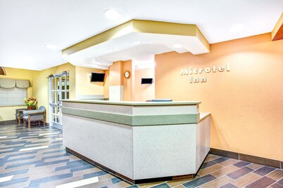 Microtel Inn by Wyndham Newport News Airport