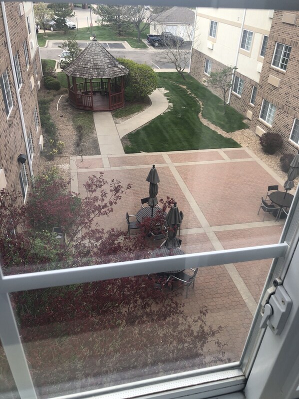 Suite, 1 Bedroom | Courtyard view