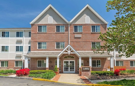 Exterior. Extended Stay America Suites Boston Peabody