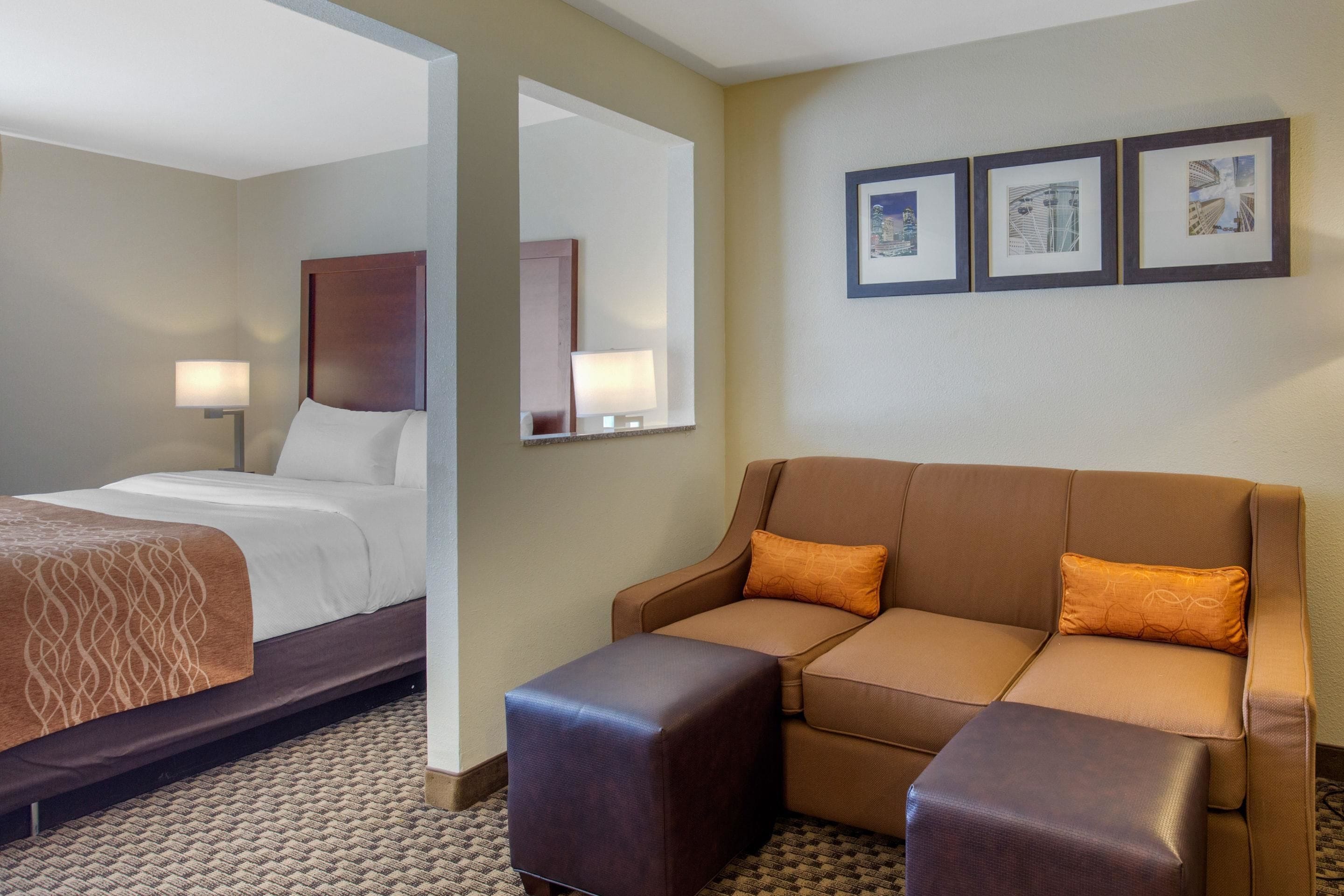 Suite, 1 King Bed, Non Smoking | Premium bedding, desk, iron/ironing board, free WiFi