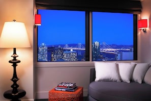 Suite, 1 Bedroom | Egyptian cotton sheets, premium bedding, down comforters, pillowtop beds