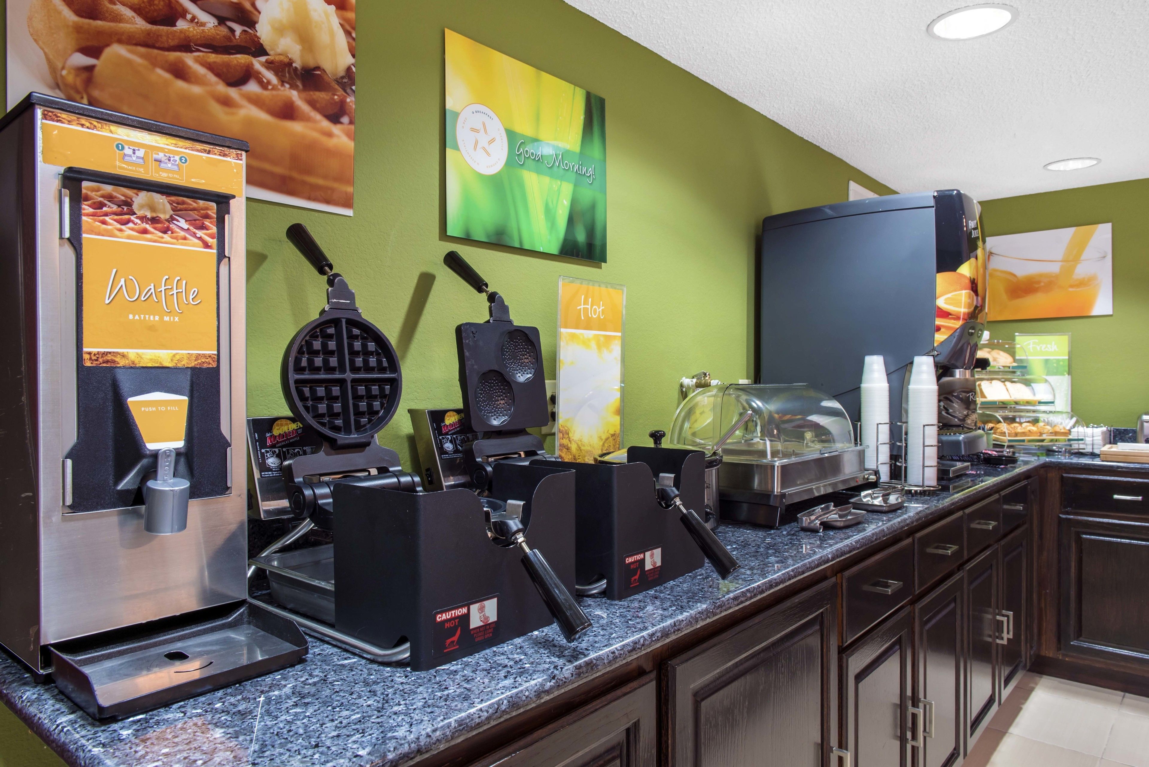 Déjeuner complet gratuit tous les jours