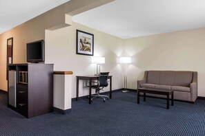 1 bedroom, premium bedding, pillowtop beds, desk - Quality Inn & Suites Anderson I-69 (Anderson)
