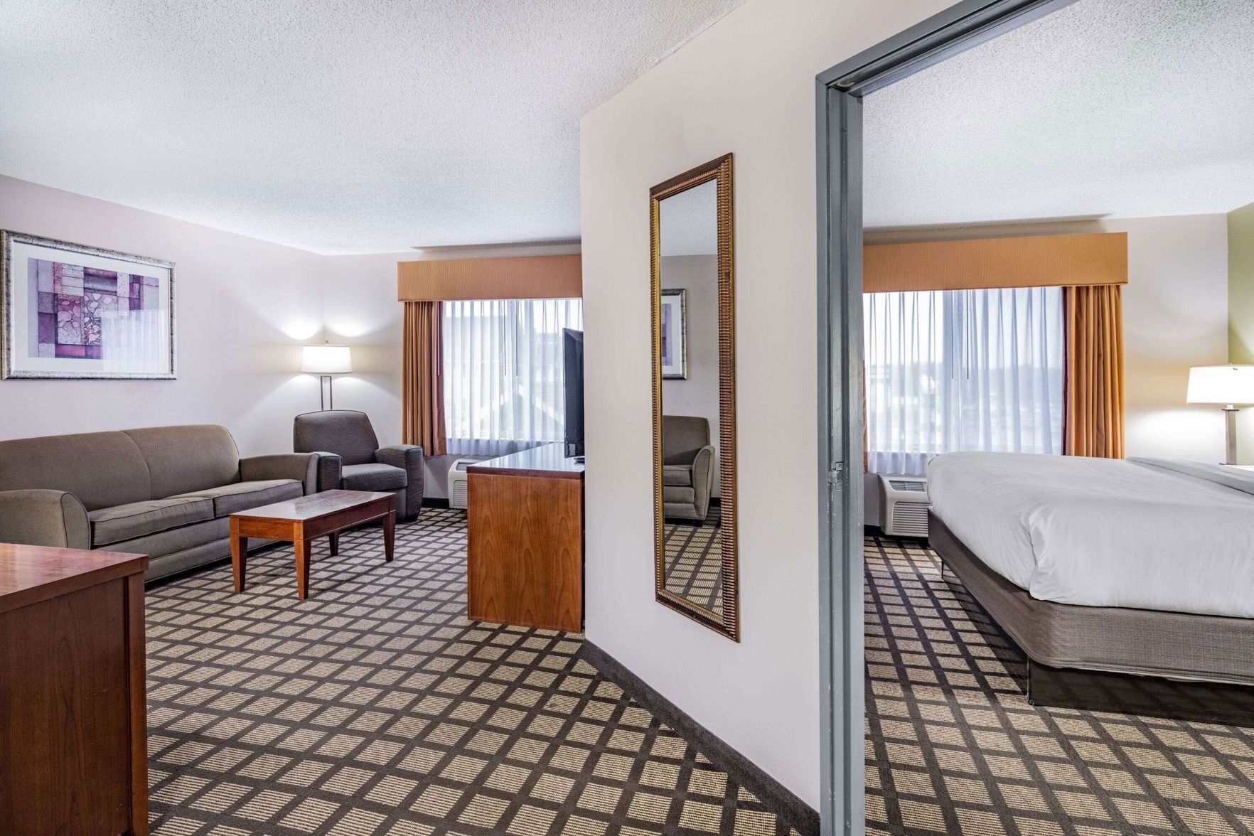 Premium bedding, pillowtop beds, desk, laptop workspace